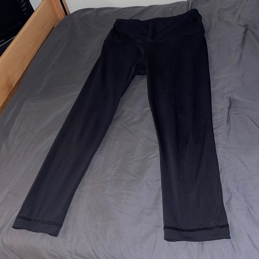 Black leggings- Yogalicious